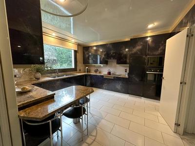 Maison d'architecte - 218 m² - 5 pièces