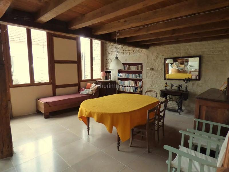 Maison - 329 m² - 12 pièces