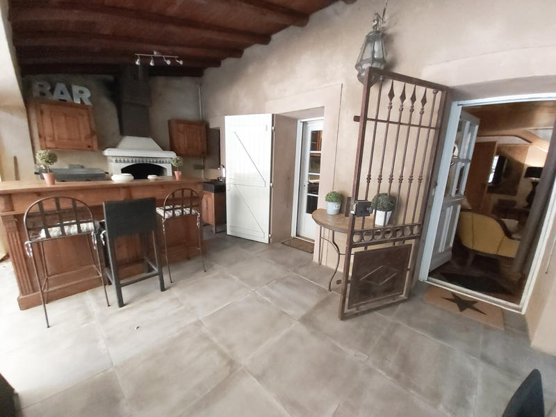 Mas - 254 m² - 10 pièces