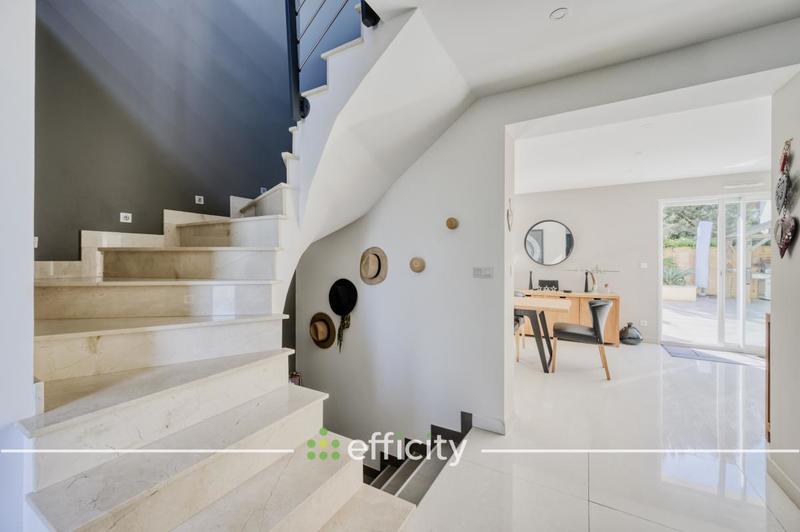 Maison - 150 m² - 5 pièces