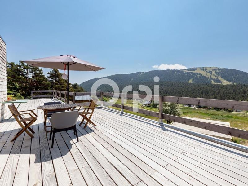 Maison - 250 m² - 6 pièces