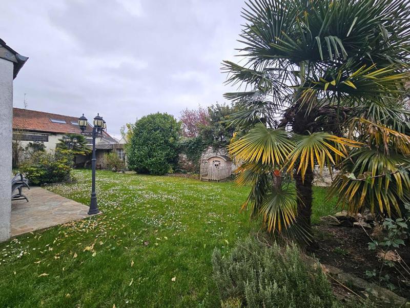 Maison - 152 m² - 9 pièces