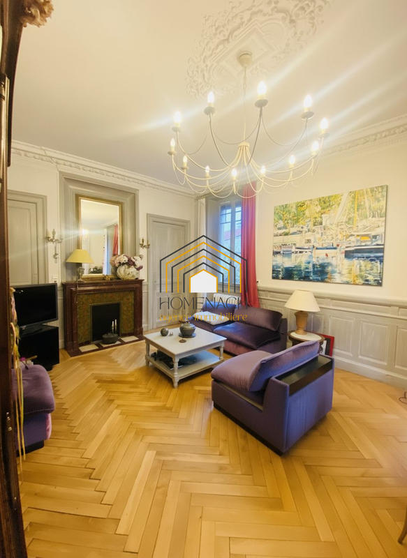 Villa - 203 m² - 8 pièces