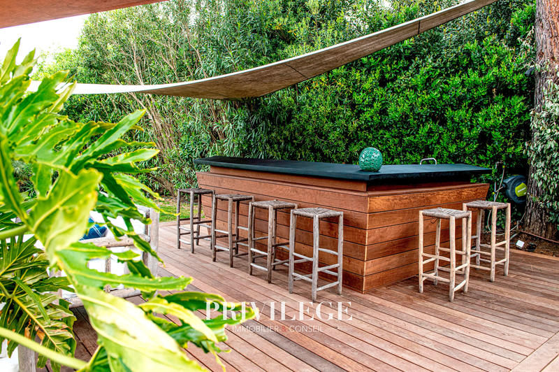 Propriété - 480 m² - 10 pièces