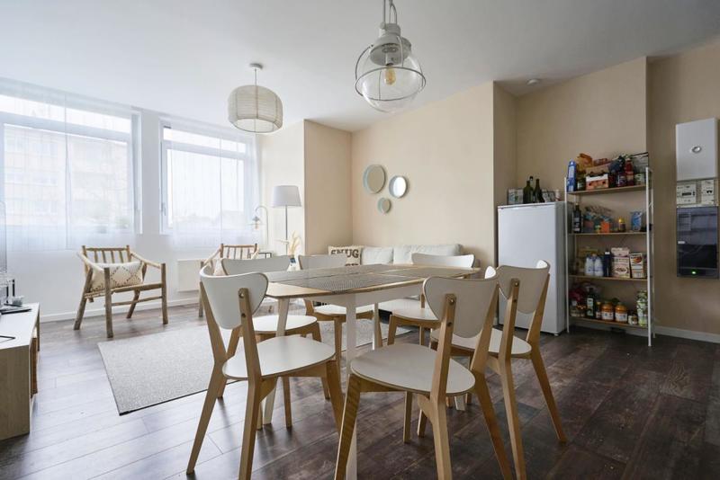 Appartement - 98 m² - 6 pièces