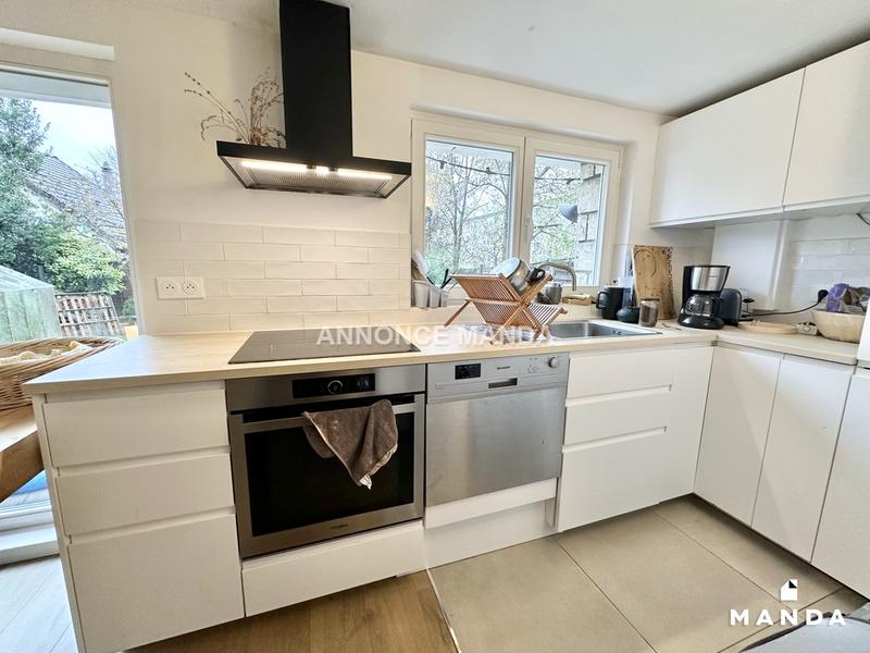 Chambre - 12 m² - 10 pièces