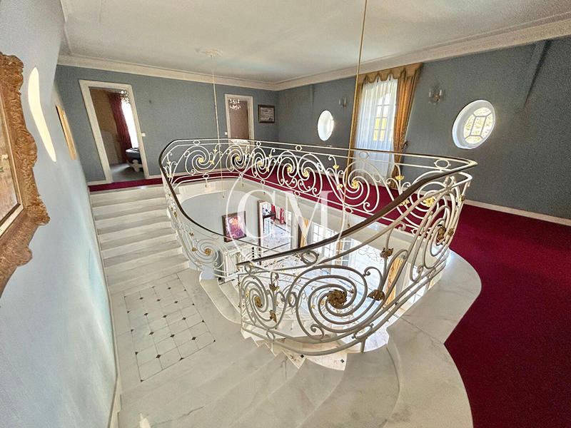 Maison - 174 m² - 6 pièces