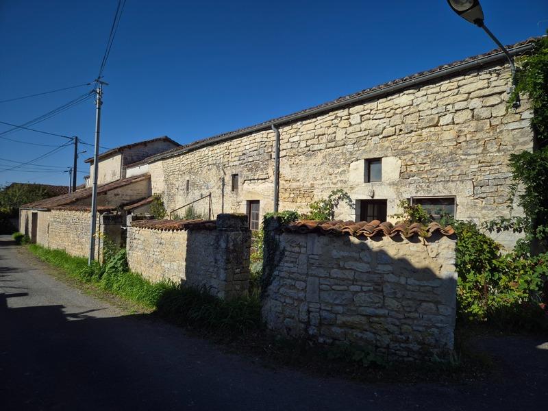 Corps de ferme - 340 m² - 16 pièces