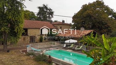 Maison - 282 m² - 7 pièces