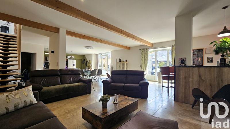 Maison - 251 m² - 7 pièces