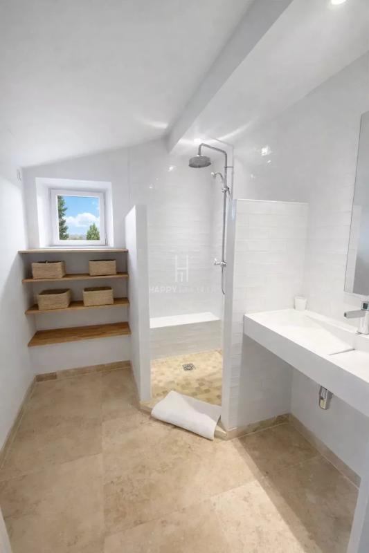 Maison - 290 m² - 9 pièces