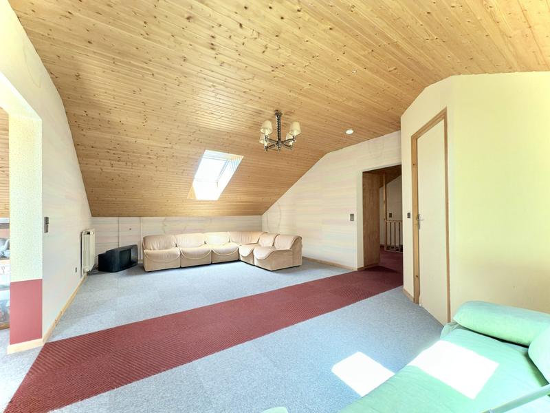 Maison - 323 m² - 11 pièces