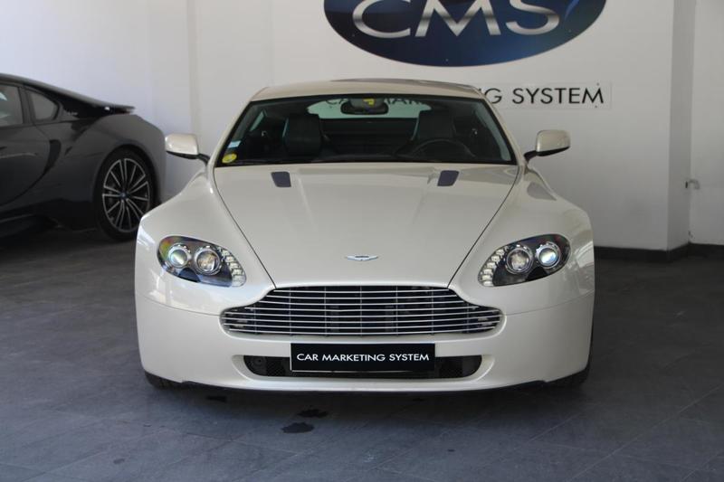 Aston Martin Vantage Coupe V8