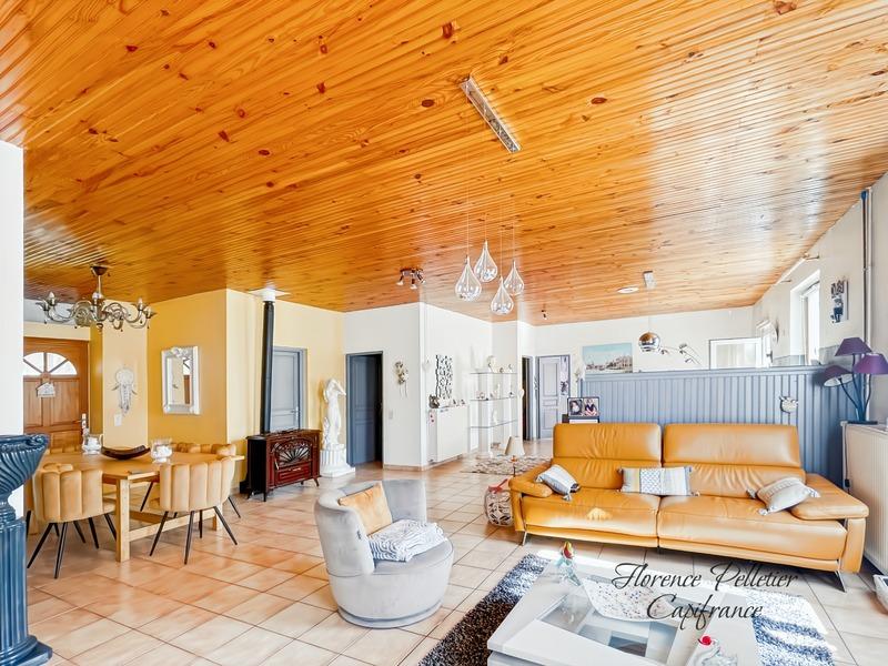 Maison - 605 m² - 18 pièces