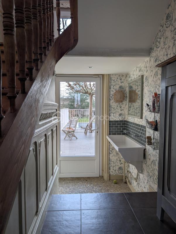 Demeure - 233 m² - 10 pièces