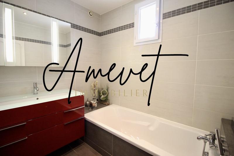 Mas - 204 m² - 9 pièces