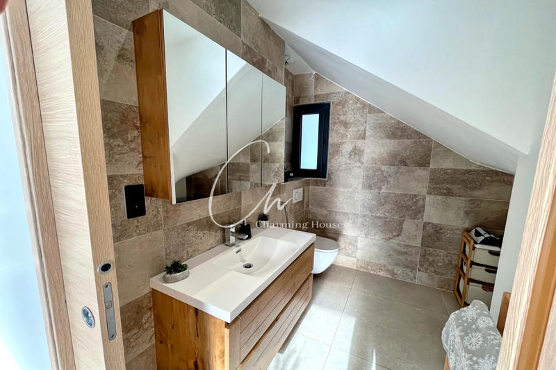 Maison contemporaine - 187 m² - 6 pièces