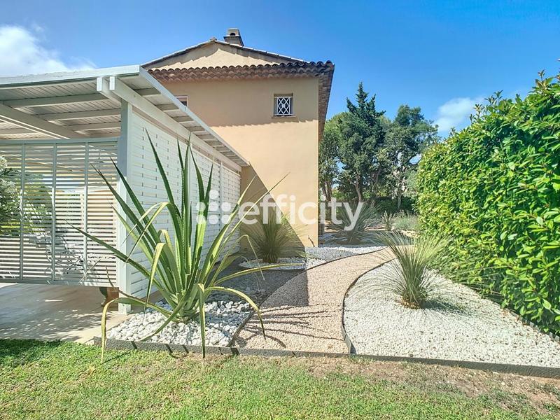 Maison - 180 m² - 5 pièces