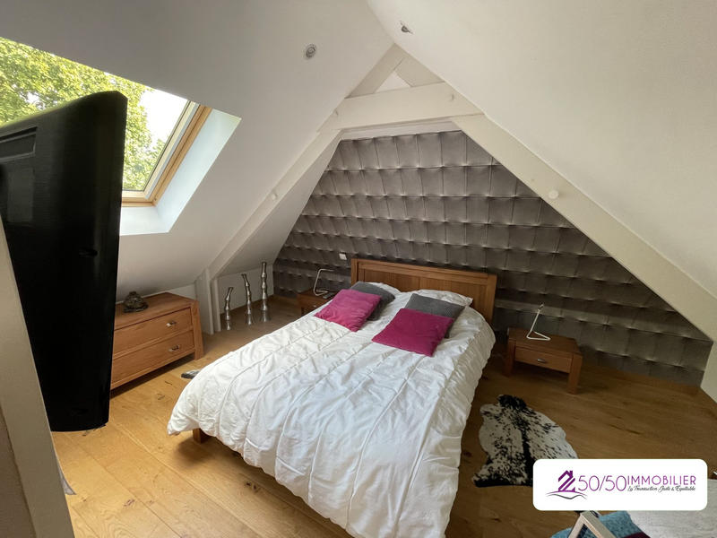 Maison - 252 m² - 9 pièces