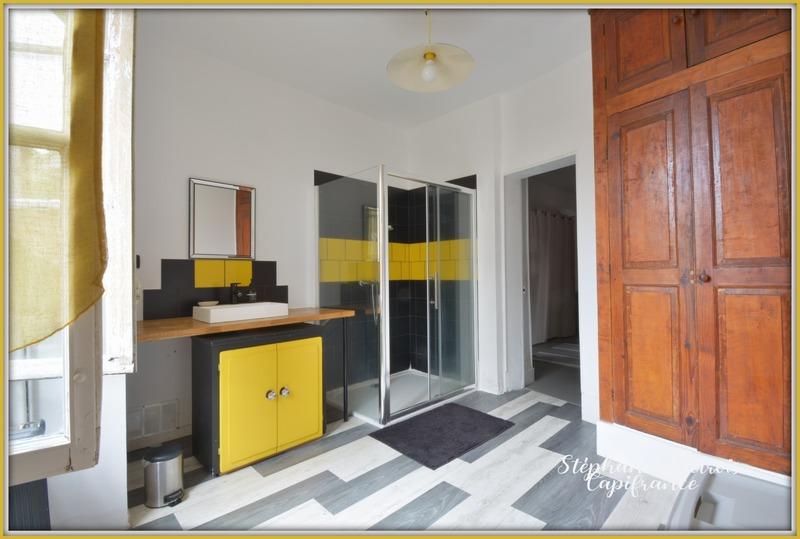 Maison - 200 m² - 8 pièces