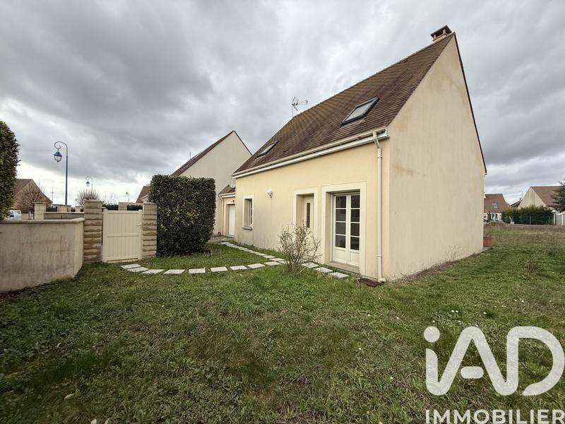 Maison - 90 m² - 5 pièces