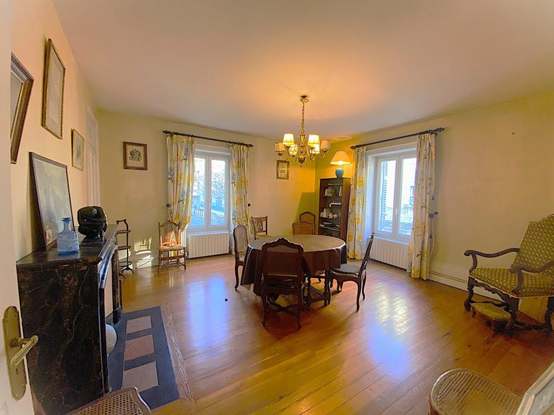 Appartement - 213 m² - 7 pièces