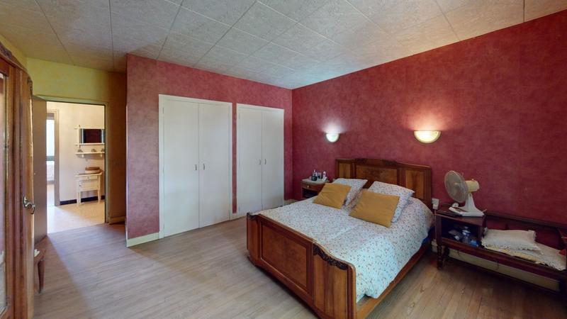 Maison - 220 m² - 7 pièces