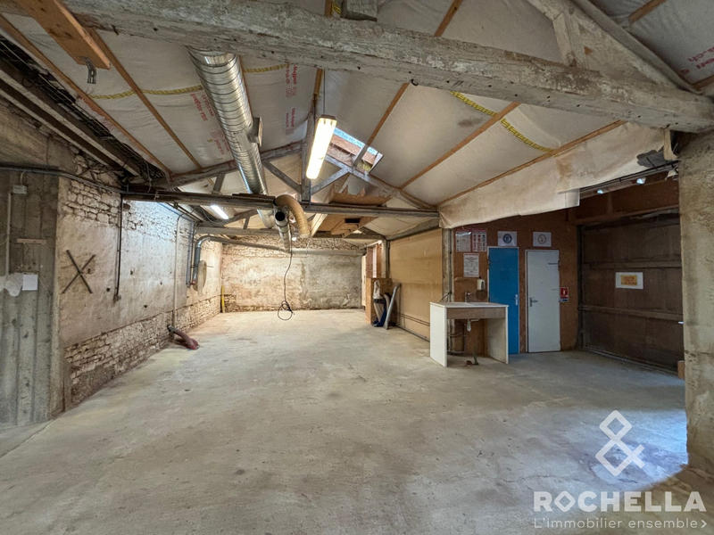 Entrepôt - 1 084 m²