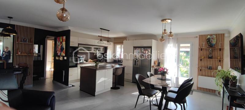 Maison traditionnelle - 99 m² - 4 pièces