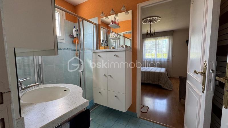 Maison traditionnelle - 136 m² - 8 pièces