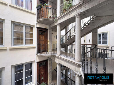 Appartement - 90 m² - 4 pièces