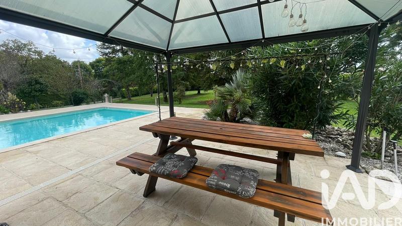 Maison - 161 m² - 9 pièces