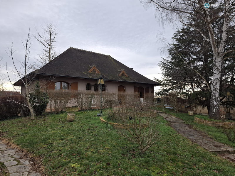 Maison traditionnelle - 149 m² - 5 pièces