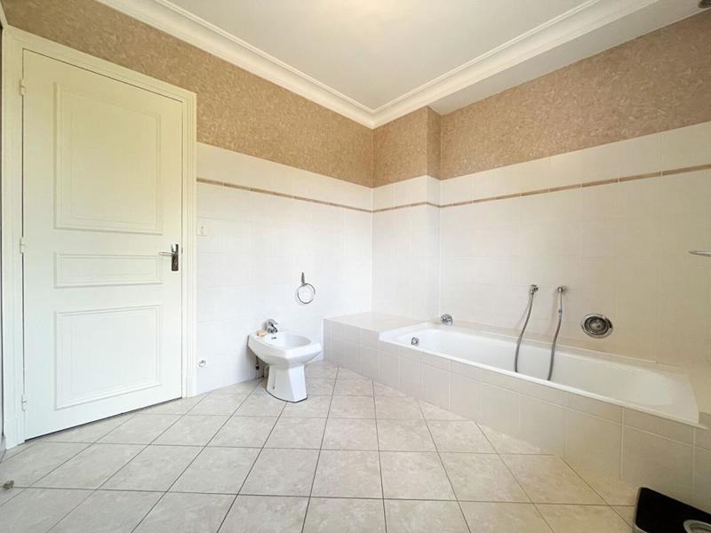 Maison - 173 m² - 8 pièces