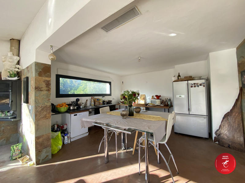 Villa - 238 m² - 6 pièces