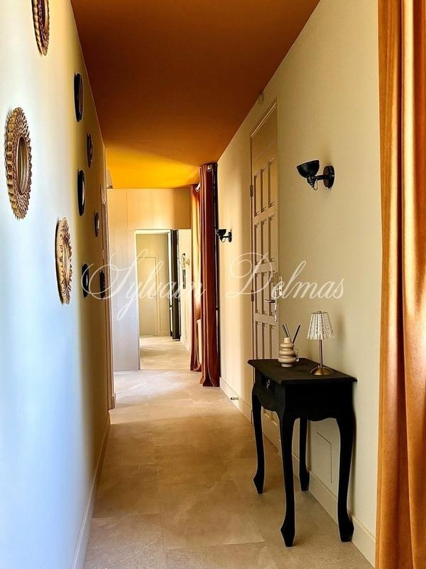 Château - 2 000 m² - 50 pièces