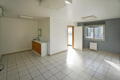 Local d'activité / Entrepôt - 96 m² - 4 pièces
