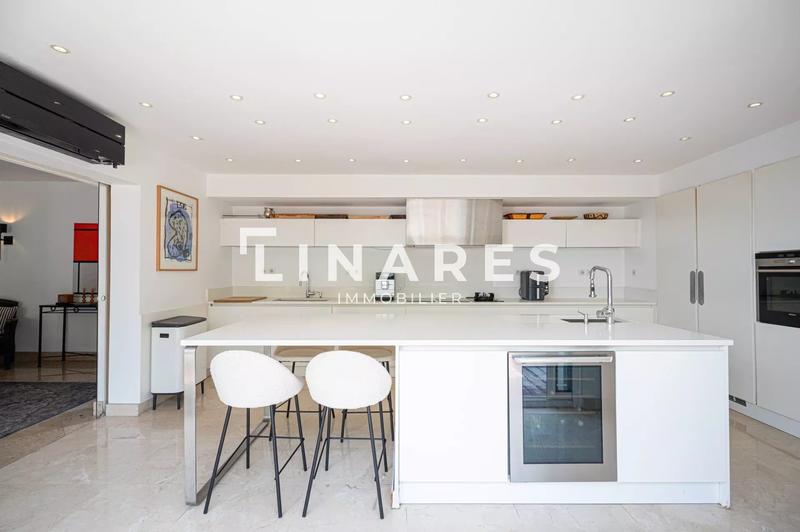 Maison - 306 m² - 6 pièces