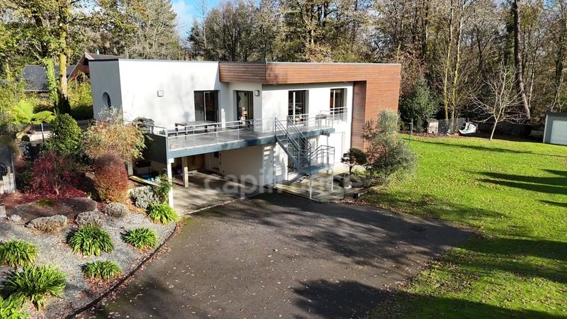 Maison - 176 m² - 7 pièces