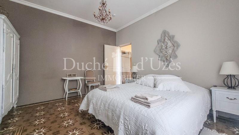 Maison - 215 m² - 7 pièces