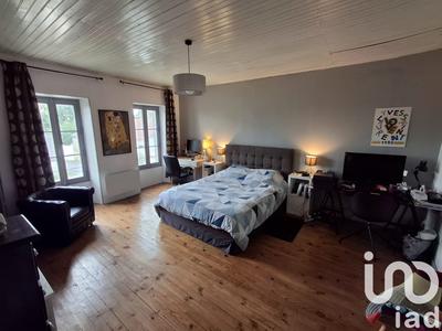 Maison - 200 m² - 7 pièces