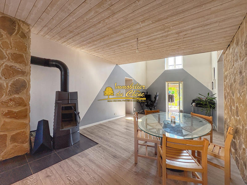 Maison - 210 m² - 9 pièces