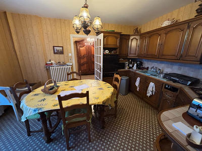 Maison - 285 m² - 11 pièces