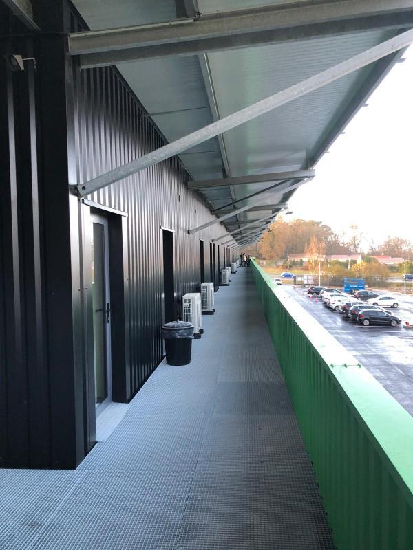 Entrepôt - 295 m² - 4 pièces