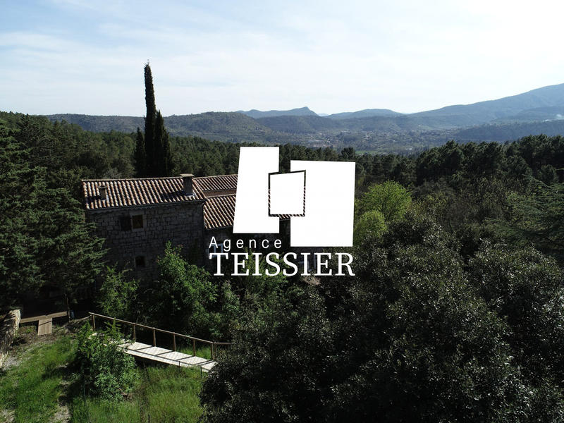 Maison - 204 m² - 8 pièces