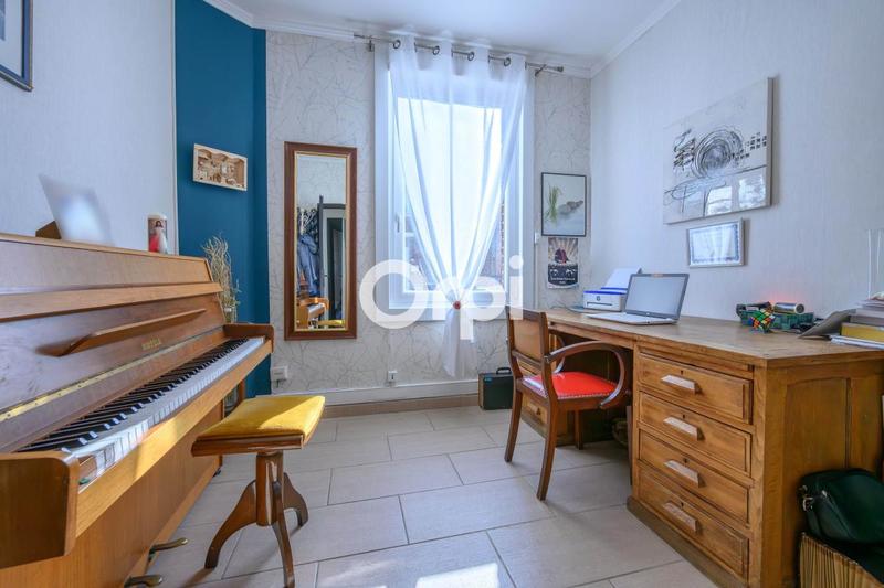 Maison - 208 m² - 8 pièces