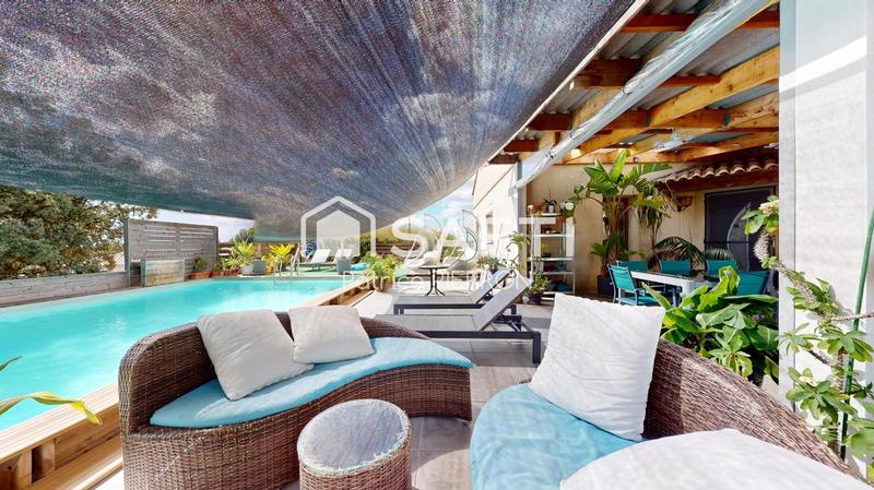 Maison - 258 m² - 10 pièces