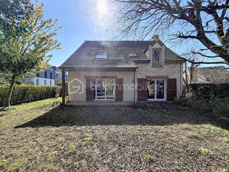 Maison - 143 m² - 7 pièces