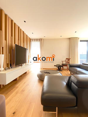 Maison - 202 m² - 6 pièces