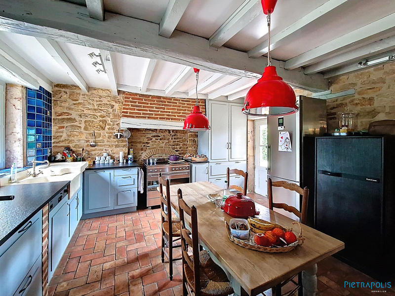 Maison ancienne - 251 m² - 7 pièces